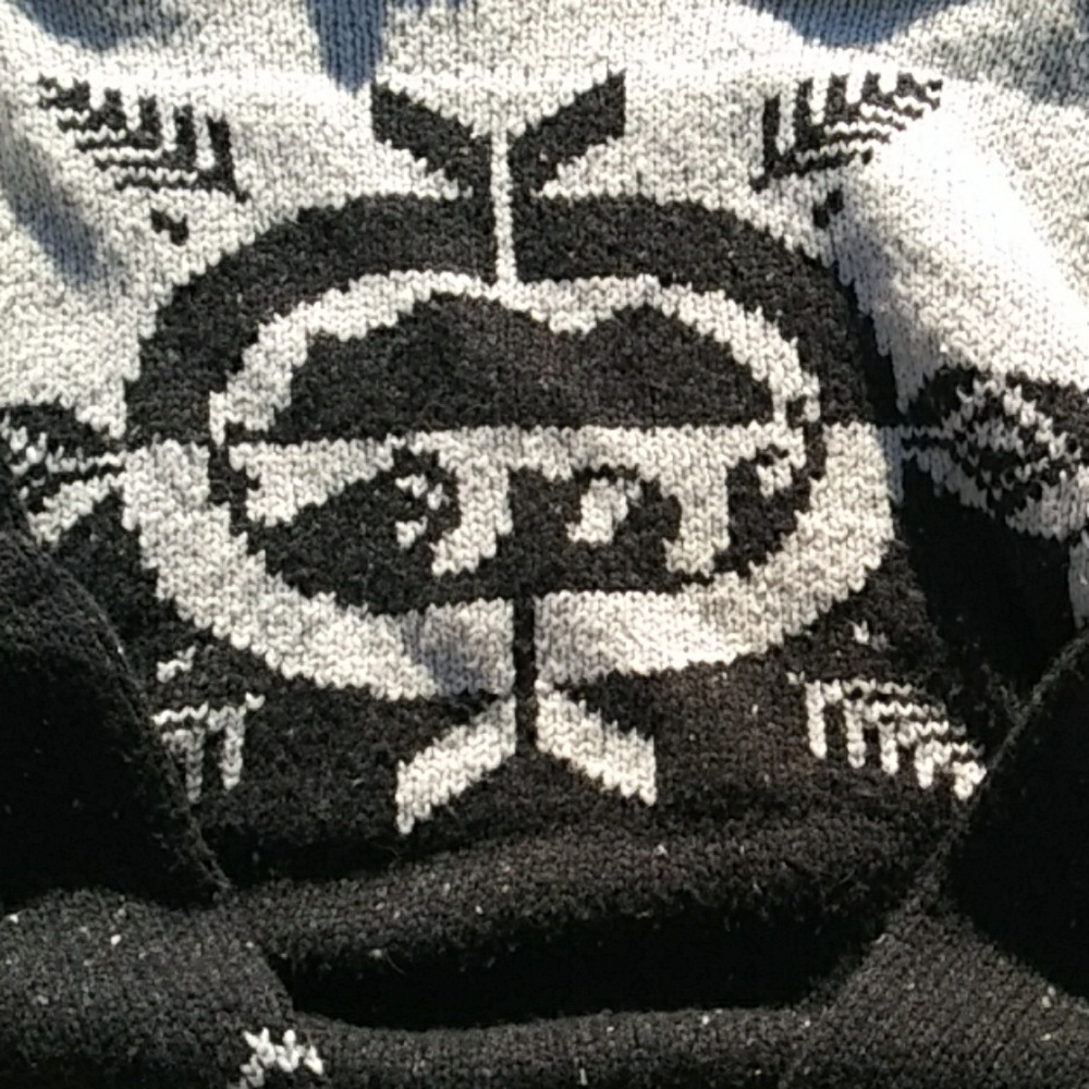 Vintage💕Echo 💕Sweater 💕 - Picture 2 of 8